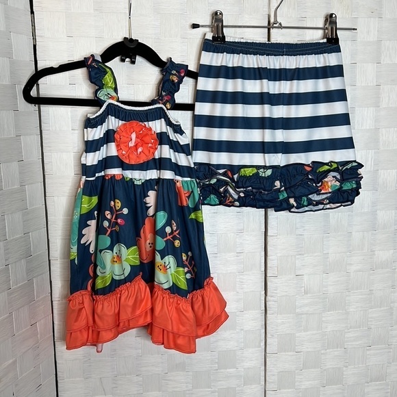 Navy & Coral Print Top With Rosette Detail And Ruffle Shorts - Picture 10 of 13
